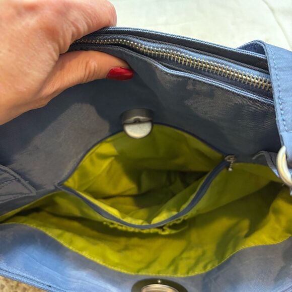 Brand new without Tags Ladies Baggallini Brand Large Blue Quilted Tote Bag - Picture 10 of 16